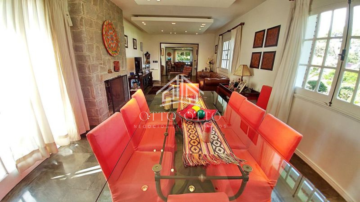 Casa en venta Playa Mansa  7 dormitorios 