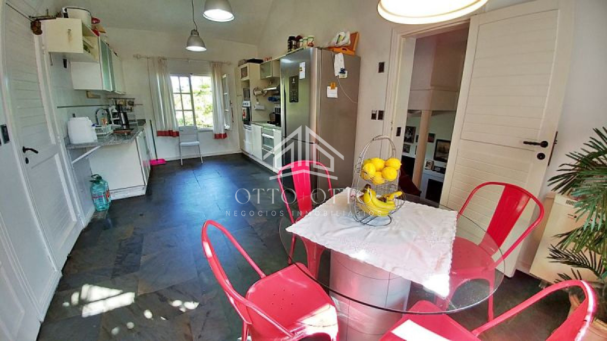 Casa ID.4431 - Casa en venta Playa Mansa  7 dormitorios 