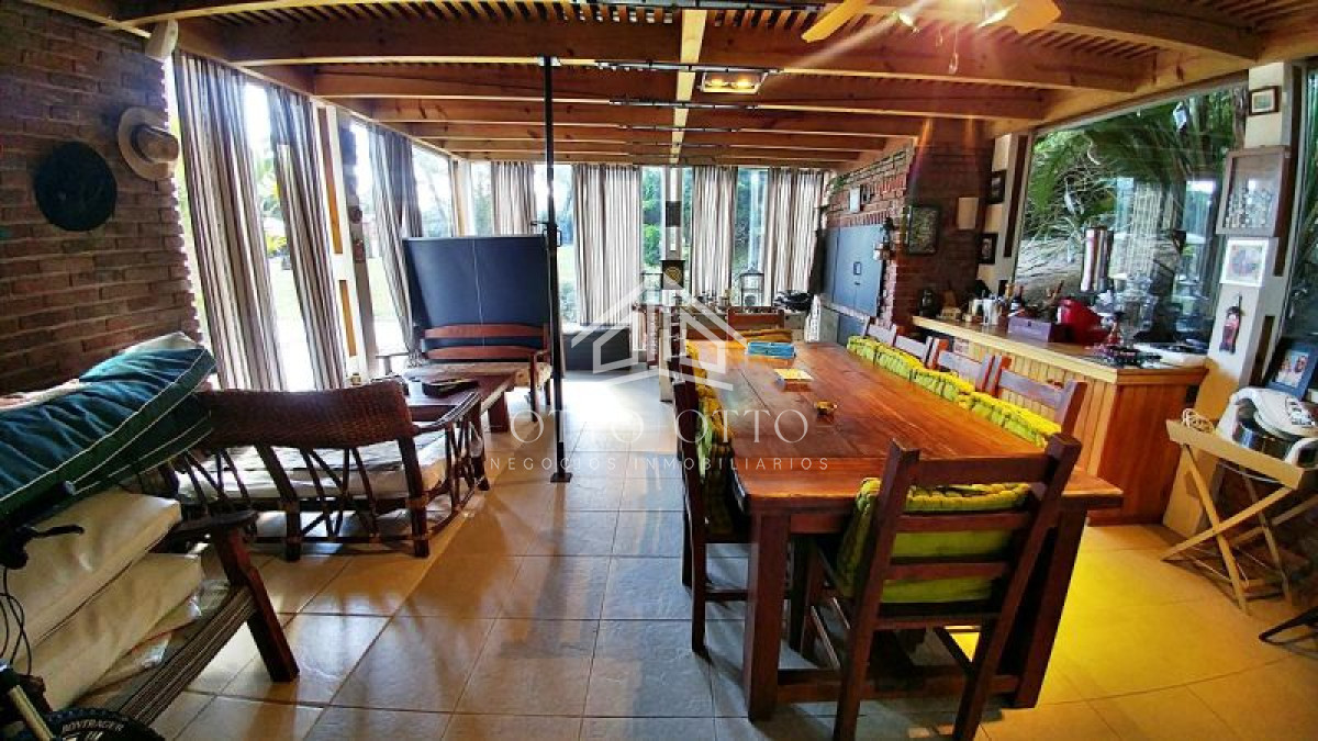 Casa ID.4431 - Casa en venta Playa Mansa  7 dormitorios 