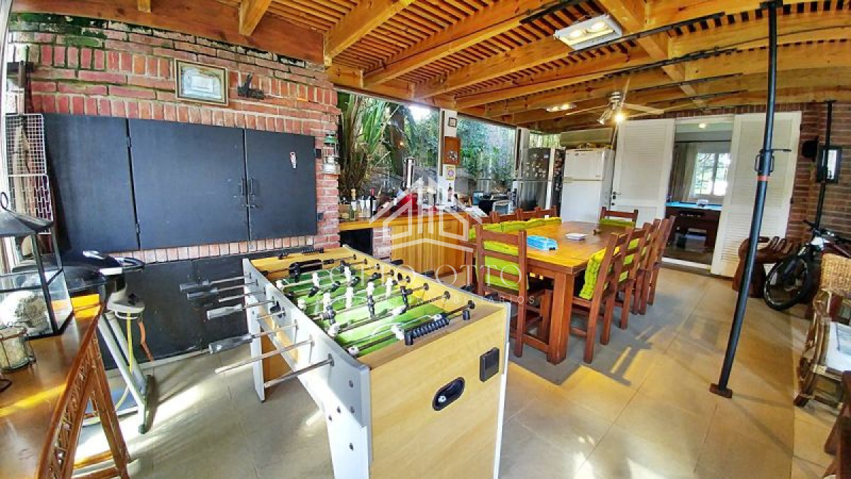Casa ID.4431 - Casa en venta Playa Mansa  7 dormitorios 