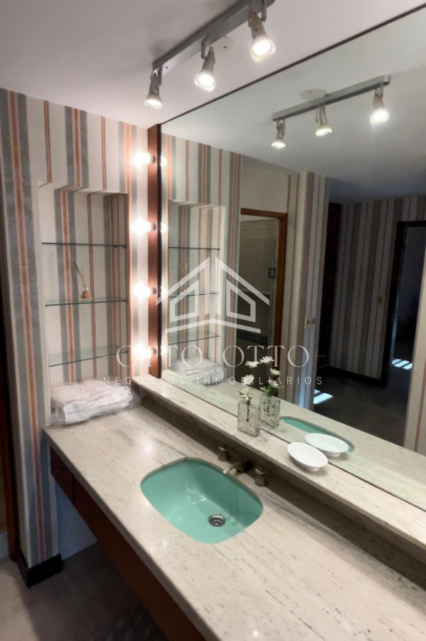 Casa ID.24091 - Hermosa casa en venta en Punta del Este, a 50mts del Mar, Mansa 