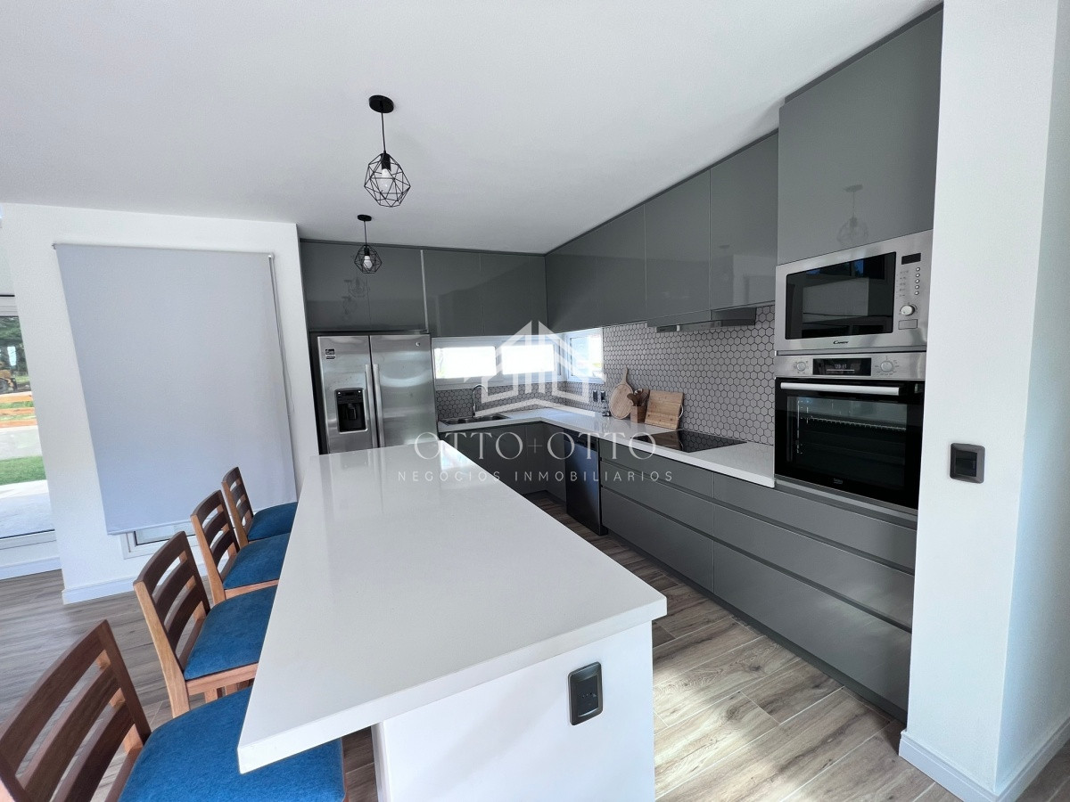 Casa ID.26338 - Casa en venta de 3 dormitorios y 3 baños, Chacras del Pinar