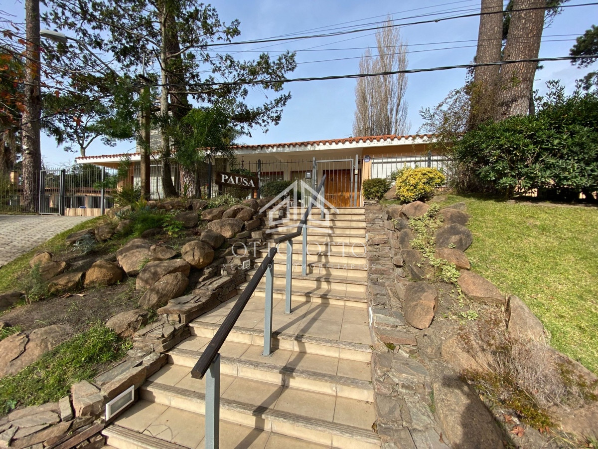Casa ID.4392 - Casa en venta Lugano 5 dormitorios