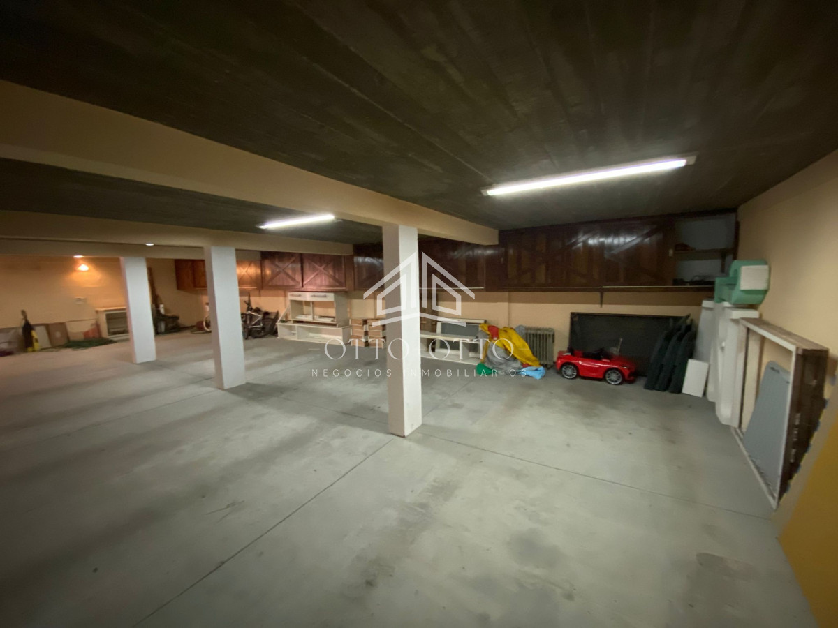 Casa ID.4392 - Casa en venta Lugano 5 dormitorios