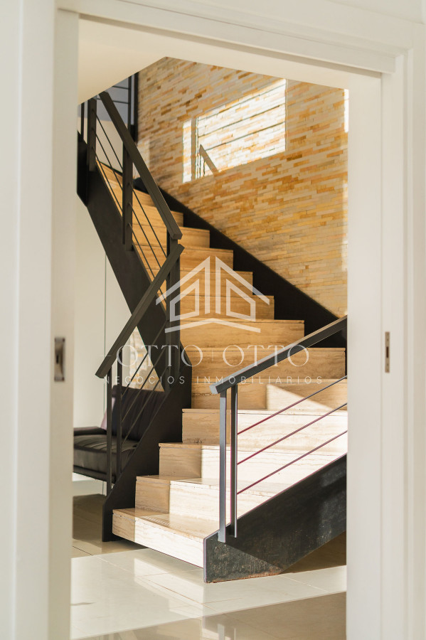 Casa ID.27923 - Casa en venta en Punta del Este, barrio Privado La Arbolada 