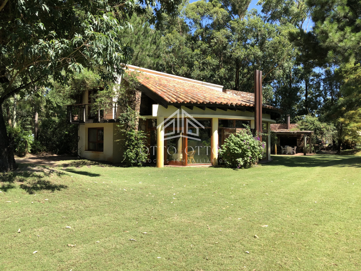 Casa ID.1543 - Venta casa cuatro dormitorios Maldonado Portezuelo gran terreno parrillero