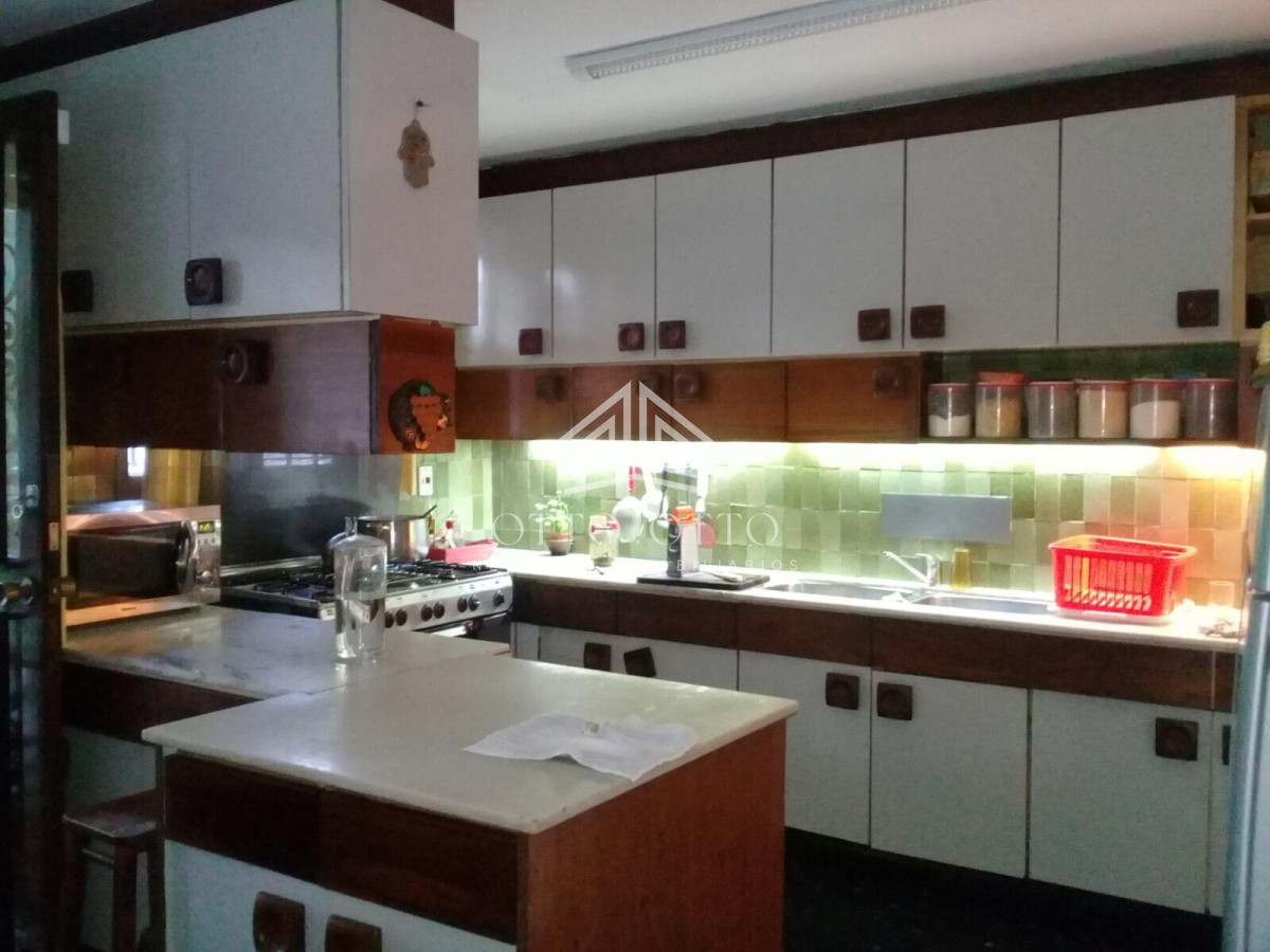 Casa ID.25848 - IMPONENTE CASA EN MANSA CON UBICACION PRIVILEGIADA