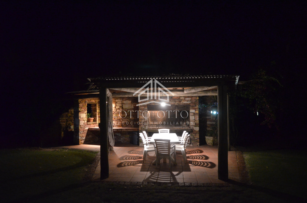 Casa ID.1543 - Venta casa cuatro dormitorios Maldonado Portezuelo gran terreno parrillero
