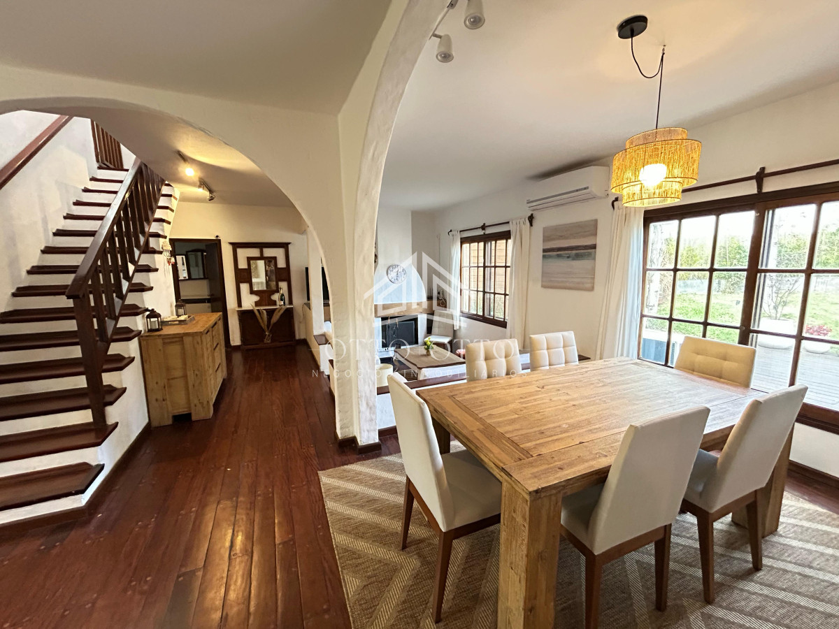 Casa ID.28732 - Venta casa siete dormitorios Punta del Este playa Mansa parrillero y piscina