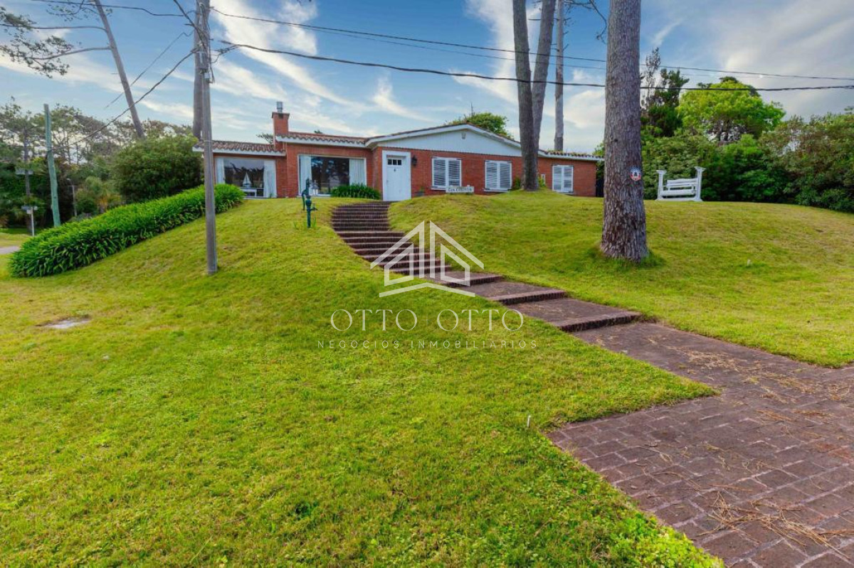 Casa ID.27447 - Hermosa casa en San Rafael, Punta del este! 4 dormitorios. 