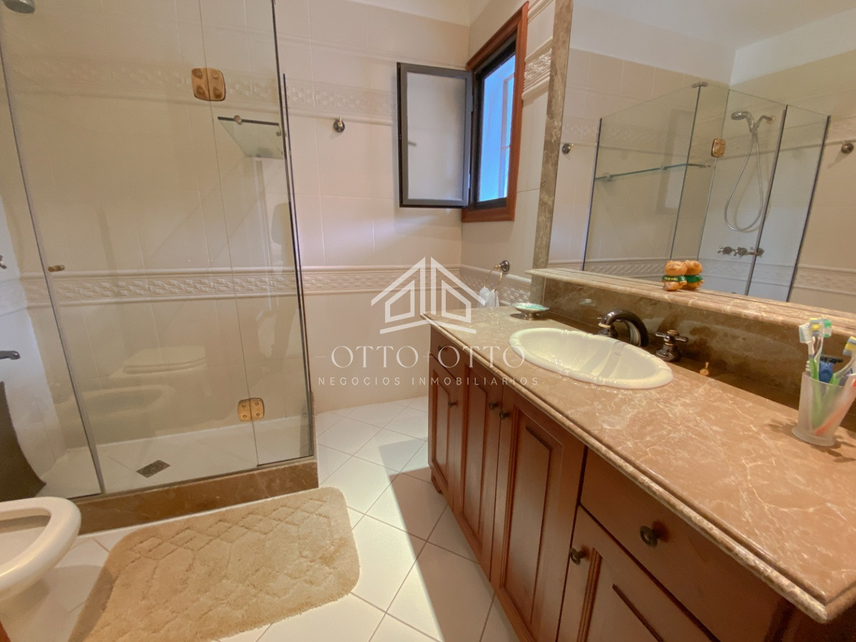 Casa ID.4446 - Mansion en venta INCREIBLE PRECIO, Punta del Este