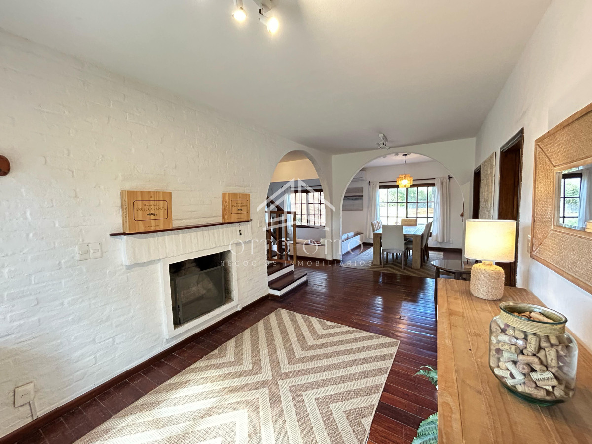 Casa ID.28732 - Venta casa siete dormitorios Punta del Este playa Mansa parrillero y piscina