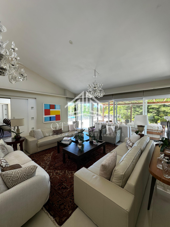 Casa ID.28489 - Hermosa Mansion en El Golf, Punta del Este