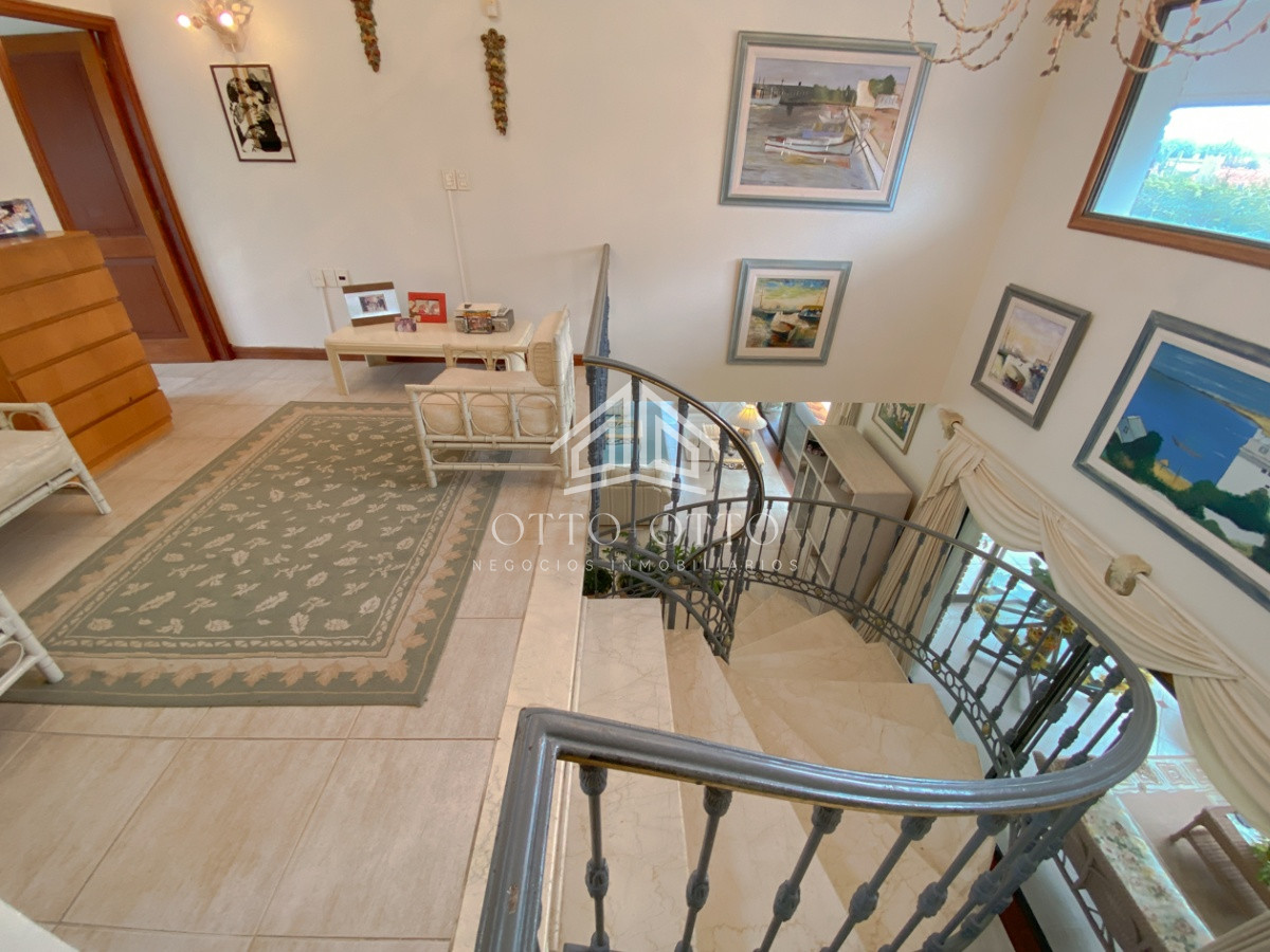 Casa ID.4446 - Mansion en venta INCREIBLE PRECIO, Punta del Este