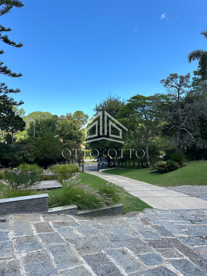Casa ID.28489 - Hermosa Mansion en El Golf, Punta del Este