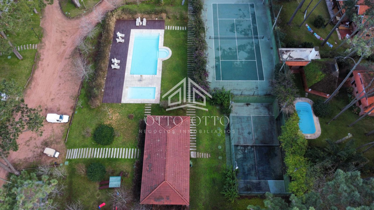 Casa ID.28525 - Venta casa dos dormitorios Punta del este Pinares parrillero