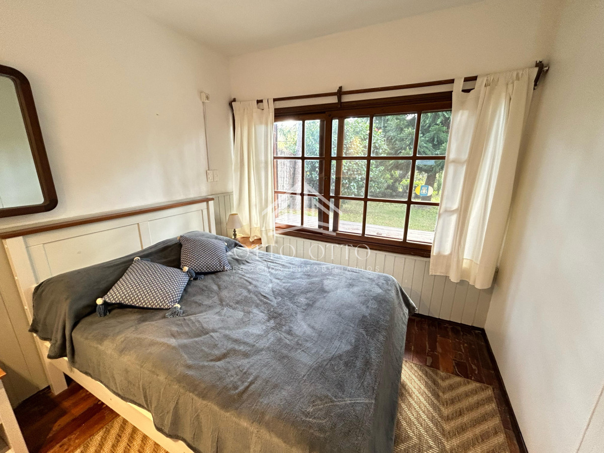 Casa ID.28732 - Venta casa siete dormitorios Punta del Este playa Mansa parrillero y piscina