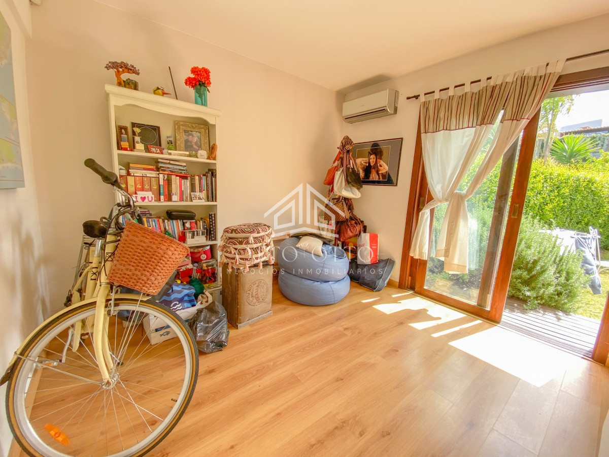 Casa ID.4964 - Casa en venta Altos De Pinares 3 dormitorios