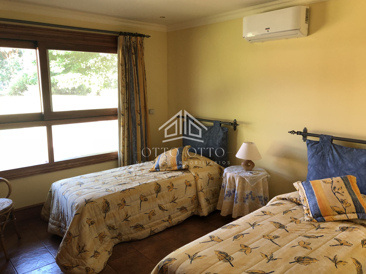 Casa ID.1543 - Venta casa cuatro dormitorios Maldonado Portezuelo gran terreno parrillero