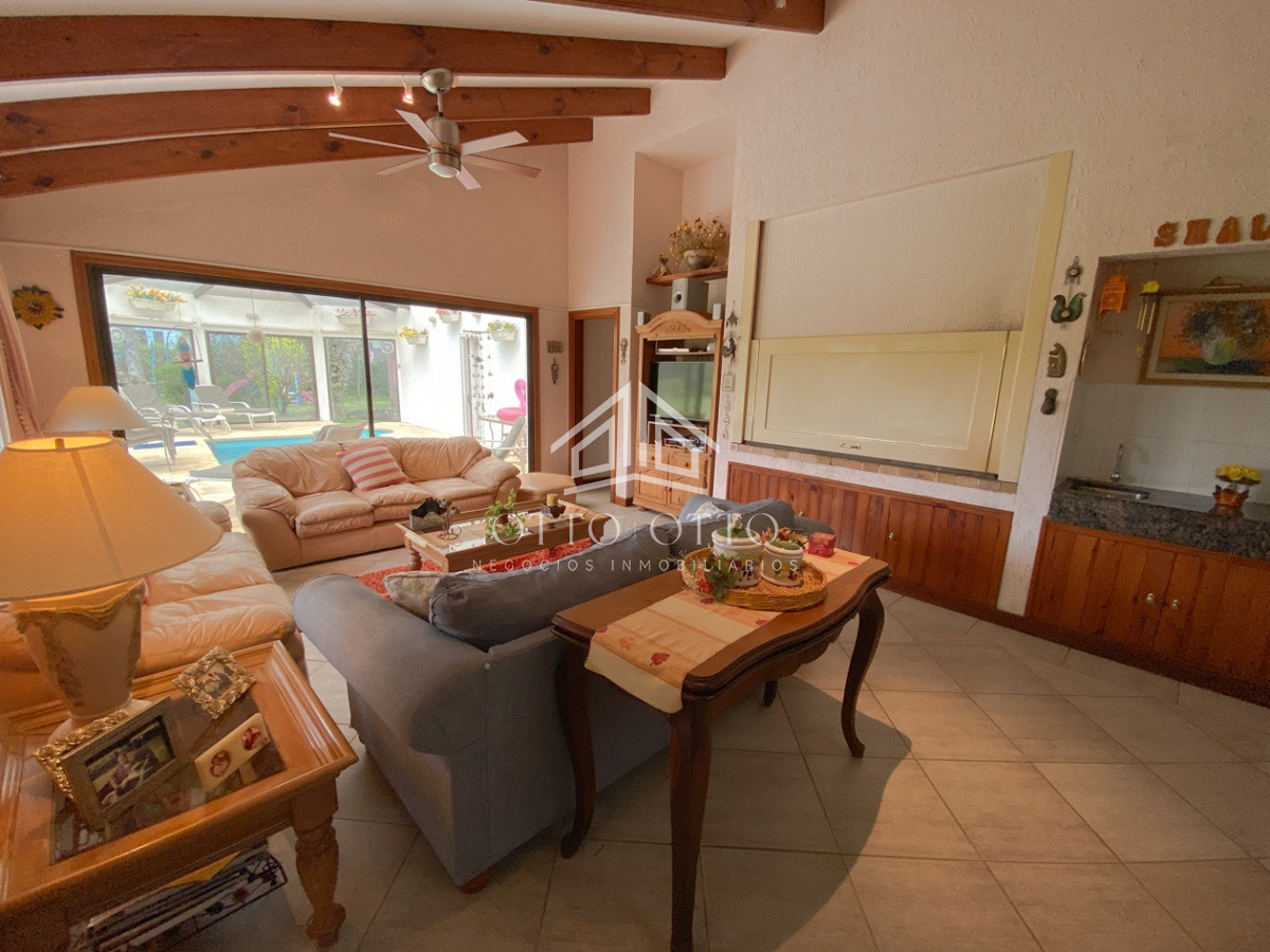 Casa ID.4446 - Mansion en venta INCREIBLE PRECIO, Punta del Este
