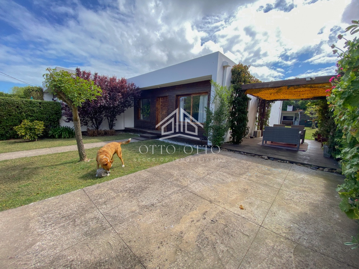 Casa ID.4964 - Casa en venta Altos De Pinares 3 dormitorios