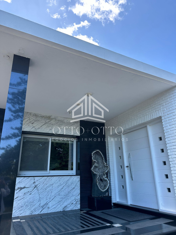 Casa ID.28489 - Hermosa Mansion en El Golf, Punta del Este