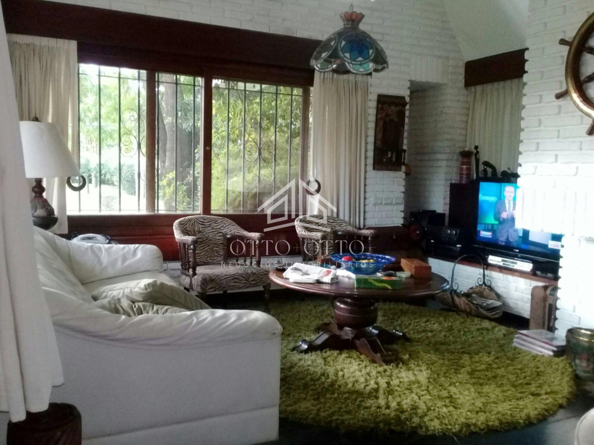 Casa ID.25848 - IMPONENTE CASA EN MANSA CON UBICACION PRIVILEGIADA