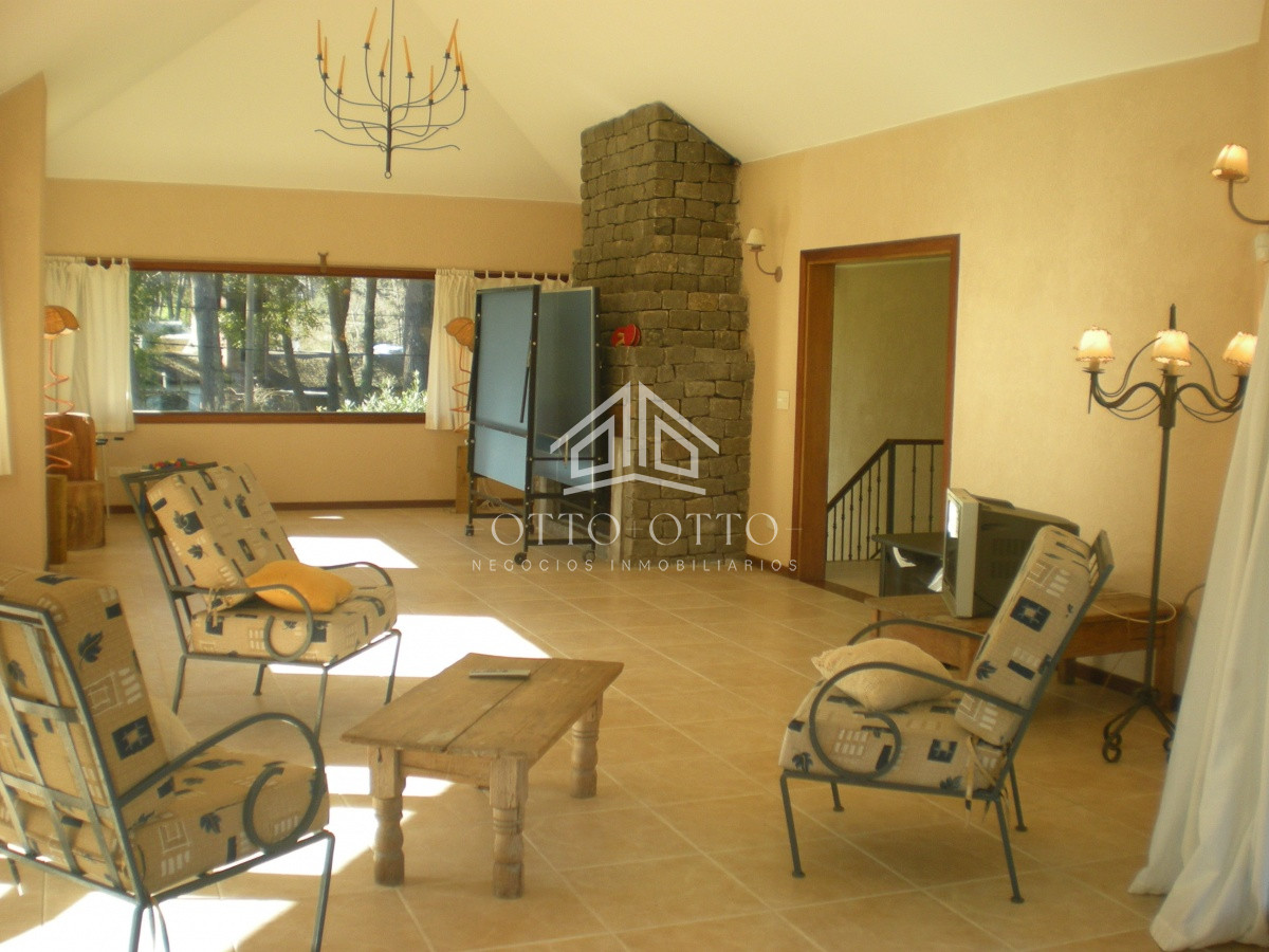 Casa ID.5204 - Casa en venta Lugano Marly 4 dormitorios