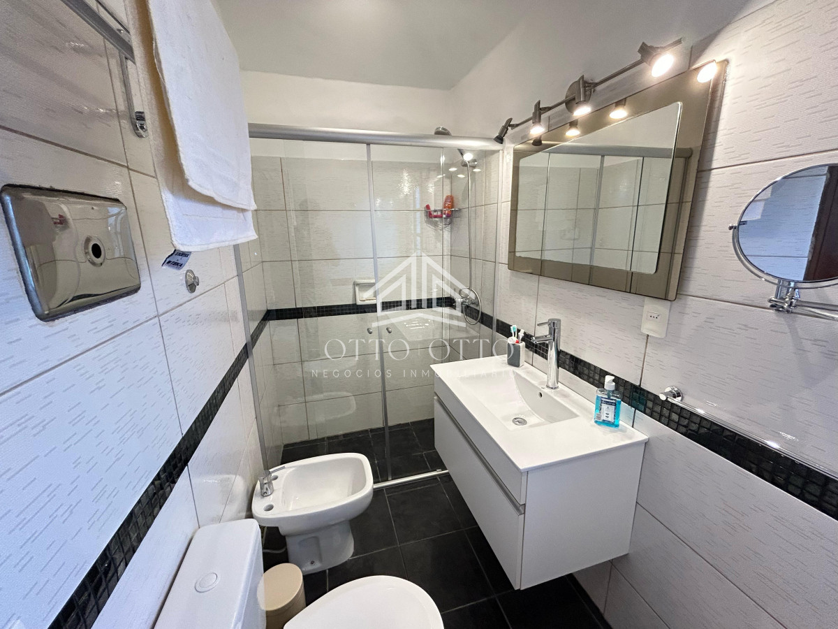 Casa ID.28732 - Venta casa siete dormitorios Punta del Este playa Mansa parrillero y piscina