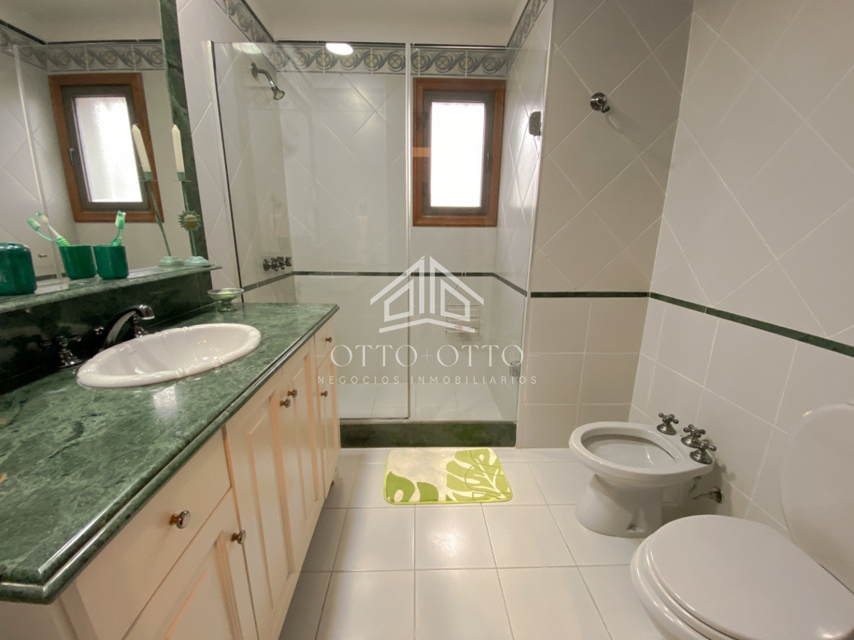 Casa ID.4446 - Mansion en venta INCREIBLE PRECIO, Punta del Este