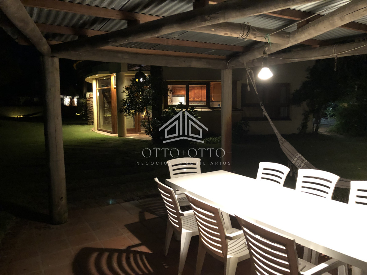 Casa ID.1543 - Venta casa cuatro dormitorios Maldonado Portezuelo gran terreno parrillero