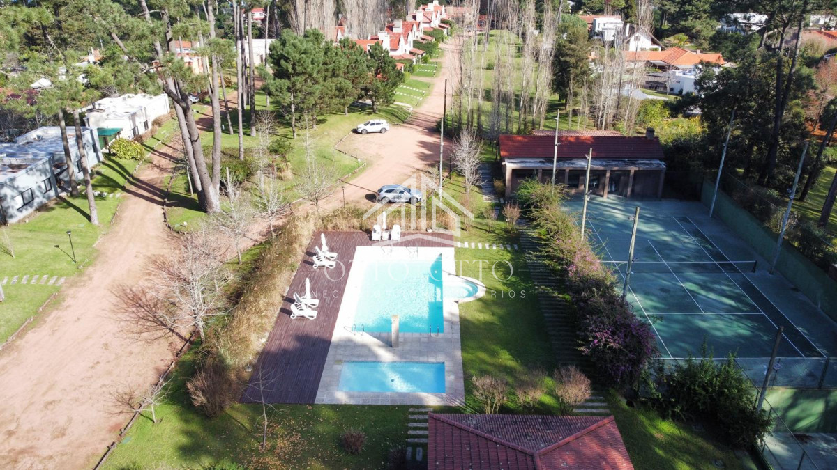 Casa ID.28525 - Venta casa dos dormitorios Punta del este Pinares parrillero