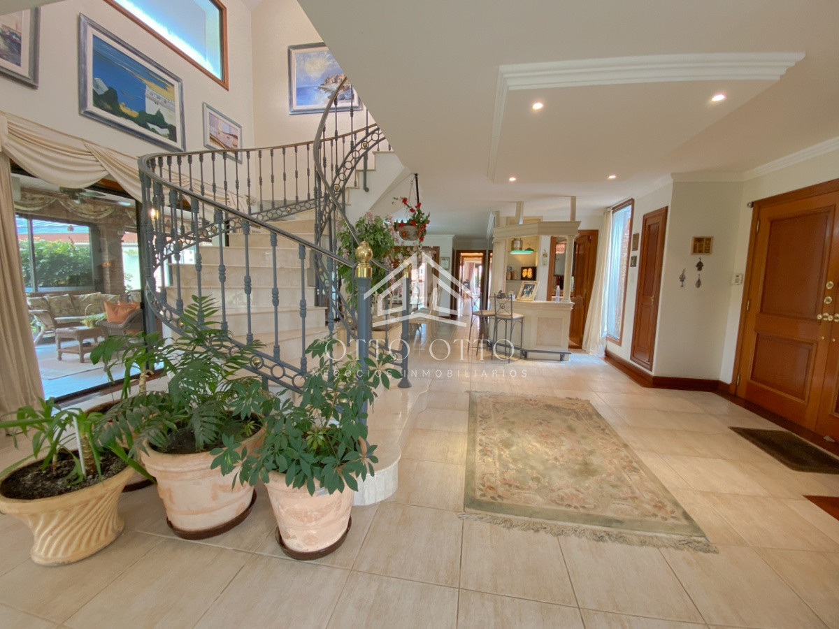 Casa ID.4446 - Mansion en venta INCREIBLE PRECIO, Punta del Este