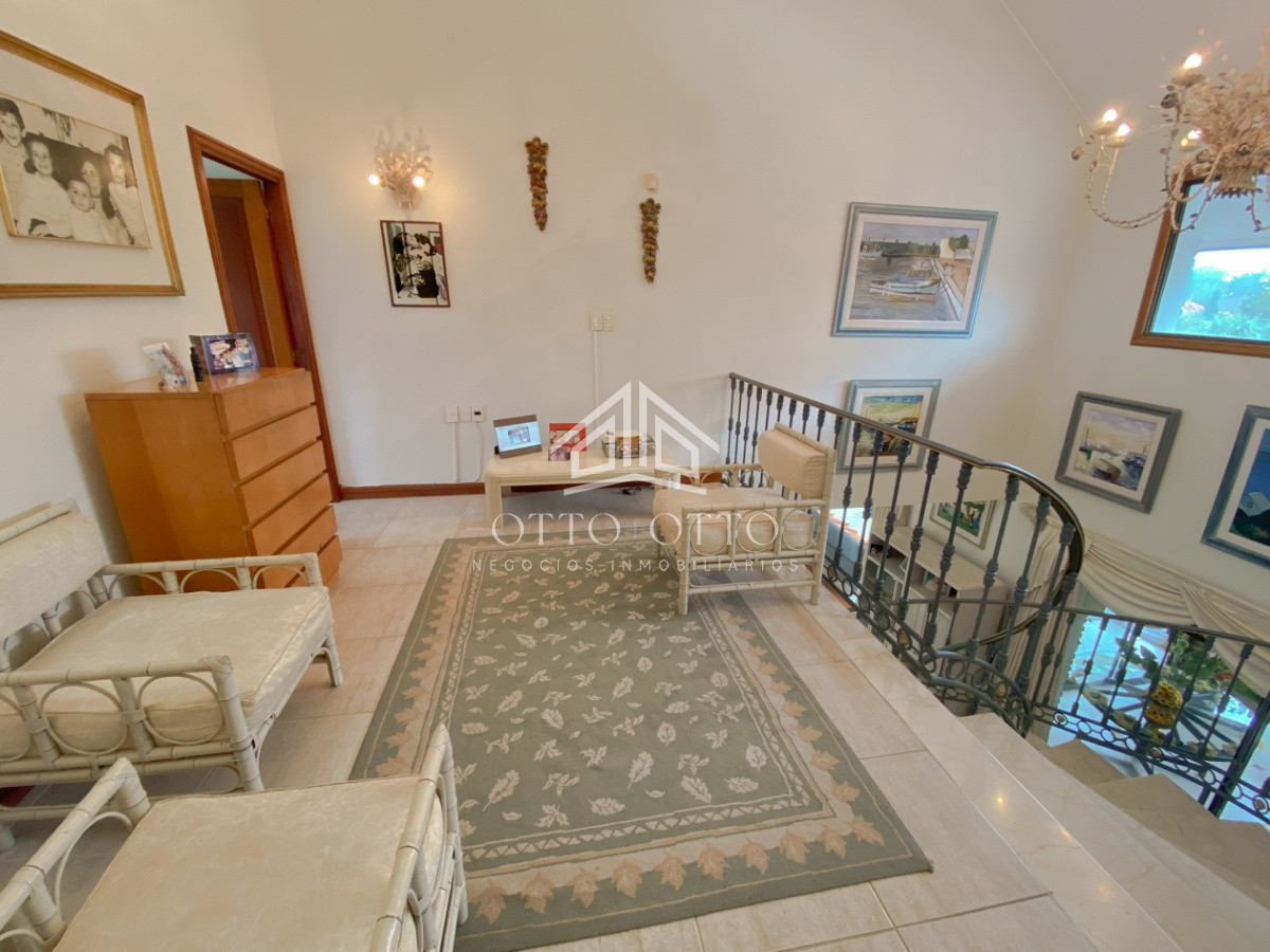 Casa ID.4446 - Mansion en venta INCREIBLE PRECIO, Punta del Este