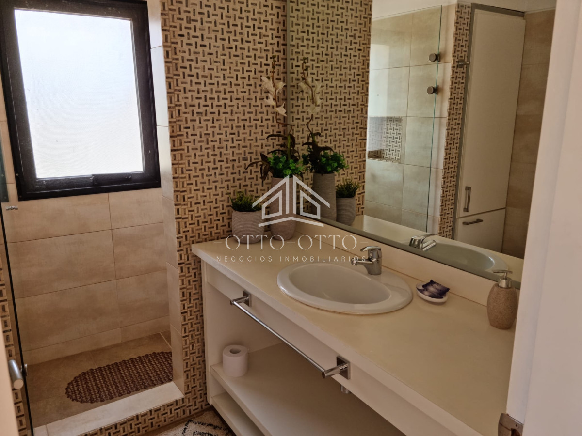 Casa ID.28525 - Venta casa dos dormitorios Punta del este Pinares parrillero