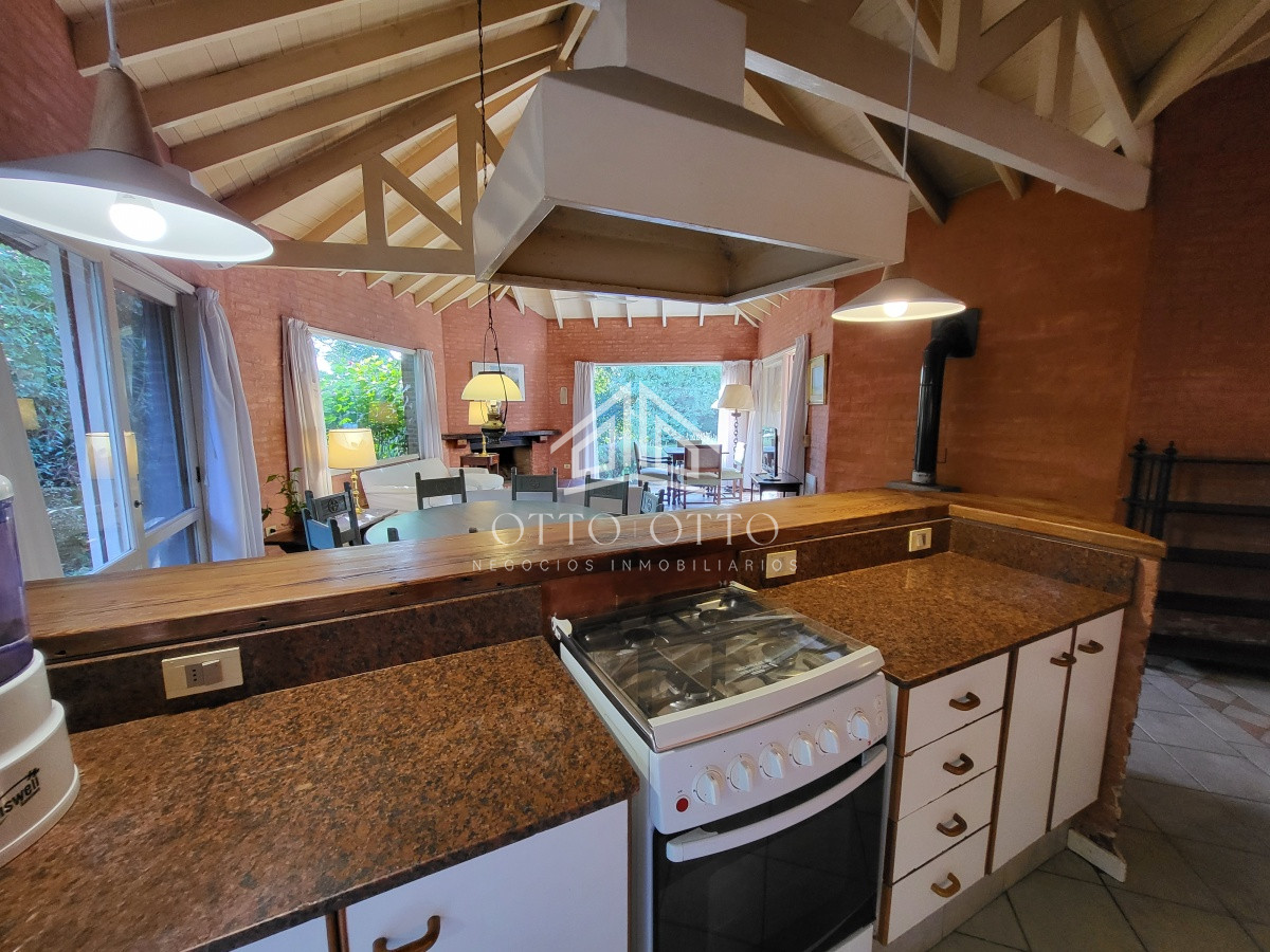 Casa ID.26776 - Venta casa cuatro dormitorios Punta del este barrio Arbolada parrillero y gran terreno