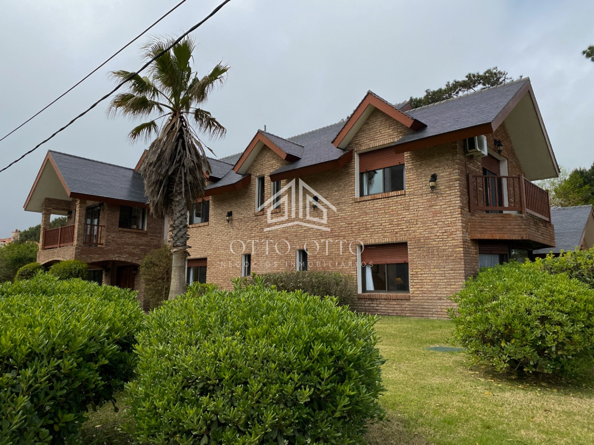 Casa ID.4446 - Mansion en venta INCREIBLE PRECIO, Punta del Este