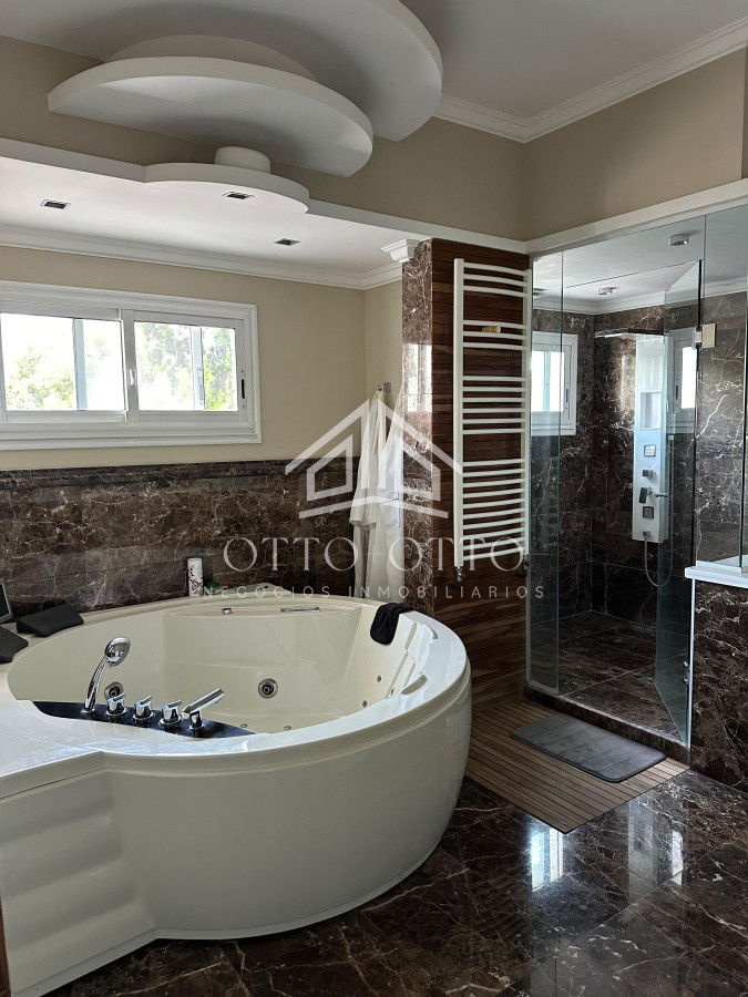 Casa ID.28489 - Hermosa Mansion en El Golf, Punta del Este