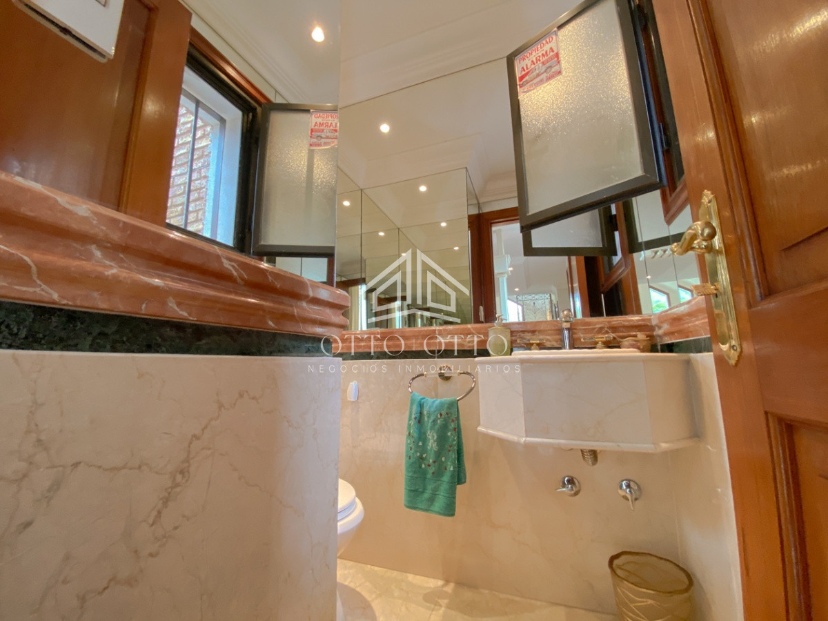 Casa ID.4446 - Mansion en venta INCREIBLE PRECIO, Punta del Este