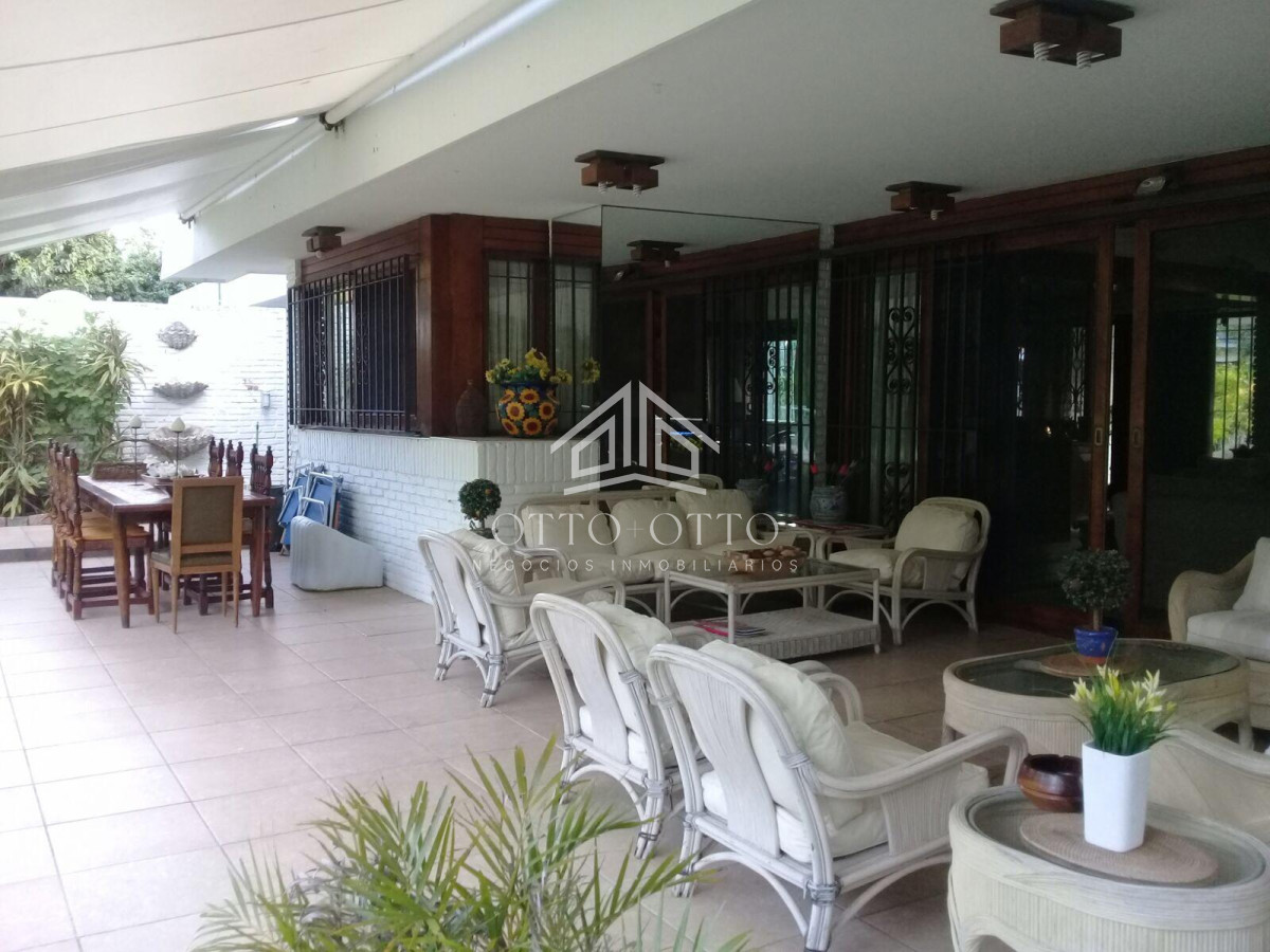 Casa ID.25848 - IMPONENTE CASA EN MANSA CON UBICACION PRIVILEGIADA