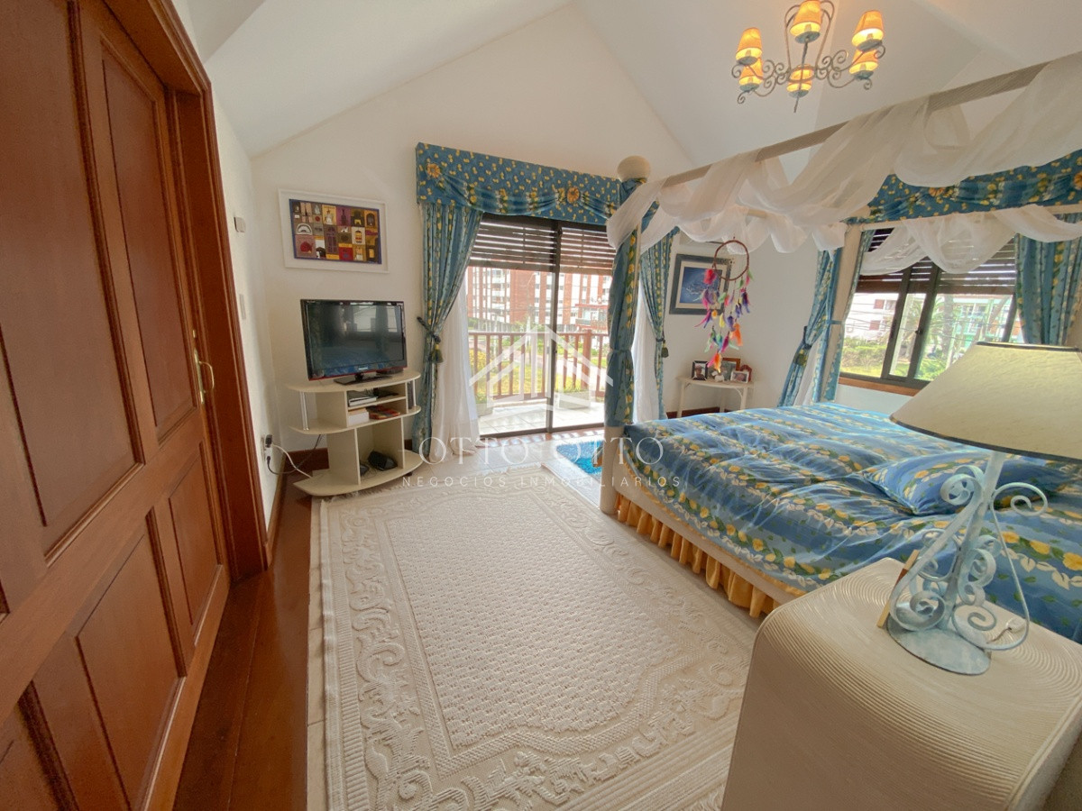 Casa ID.4446 - Mansion en venta INCREIBLE PRECIO, Punta del Este