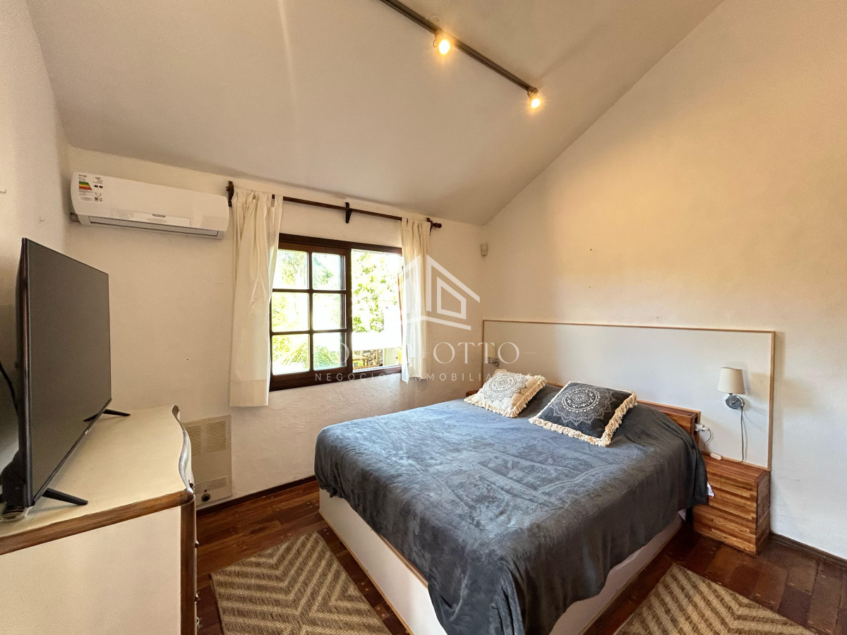Casa ID.28732 - Venta casa siete dormitorios Punta del Este playa Mansa parrillero y piscina