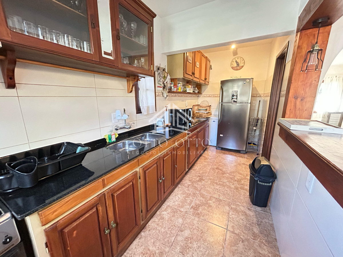 Casa ID.28732 - Venta casa siete dormitorios Punta del Este playa Mansa parrillero y piscina
