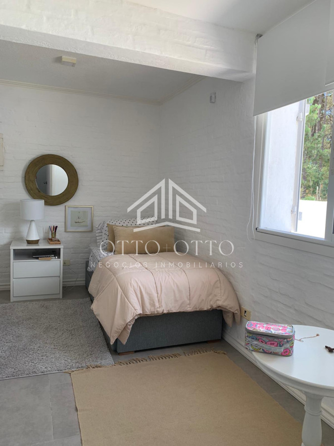 Casa ID.27884 - Casa en venta en Montoya 3Dorm, pileta, 300mts del Mar