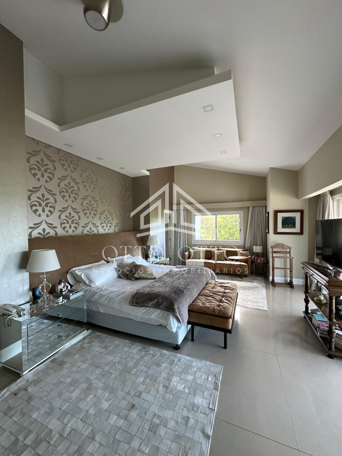 Casa ID.28489 - Hermosa Mansion en El Golf, Punta del Este