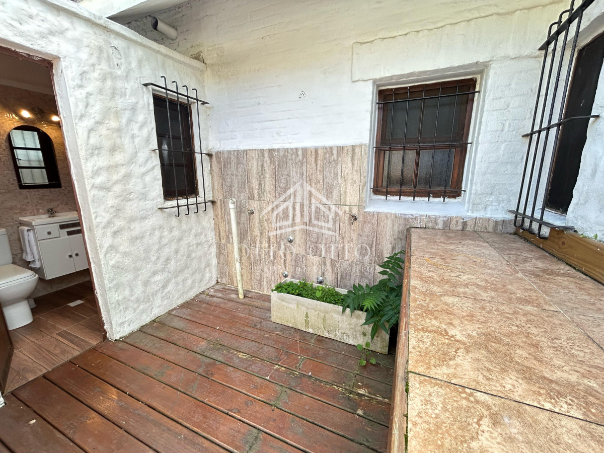 Casa ID.28732 - Venta casa siete dormitorios Punta del Este playa Mansa parrillero y piscina