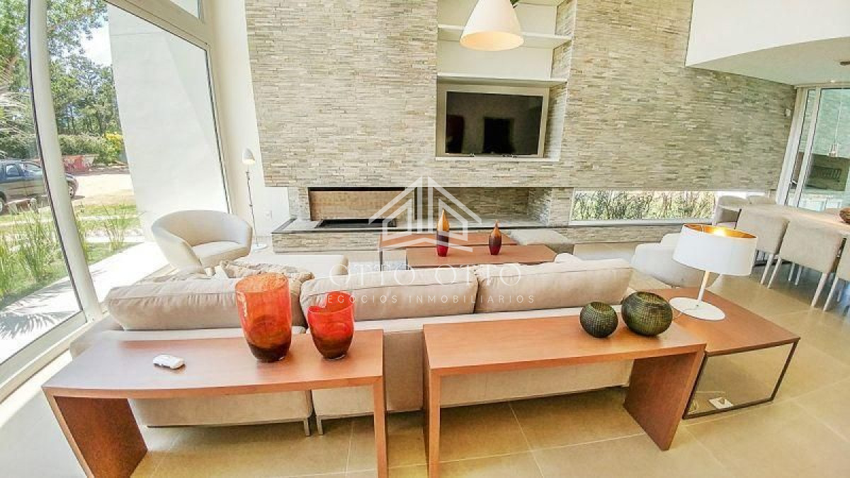 Casa ID.1275 - Casa en venta y alquiler temporario  5 dormitorios