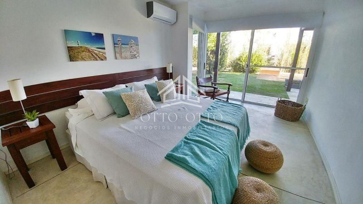 Casa ID.186 - Hermosa casa en venta Punta Piedras  6 dormitorios!