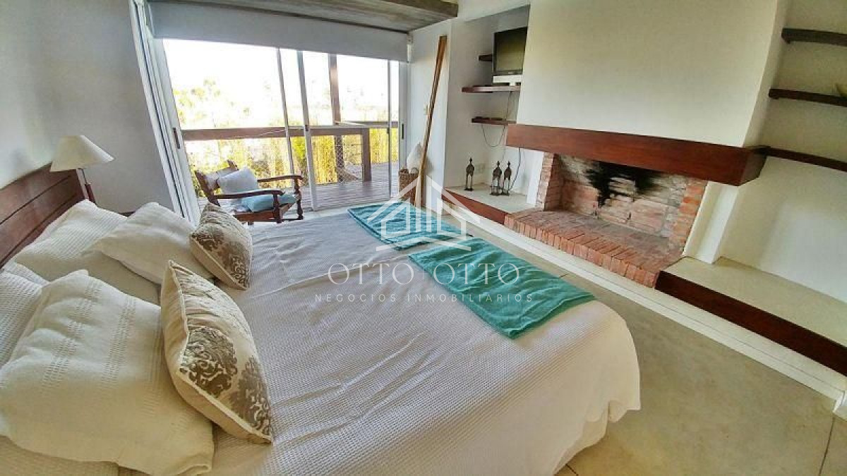 Casa ID.186 - Hermosa casa en venta Punta Piedras  6 dormitorios!