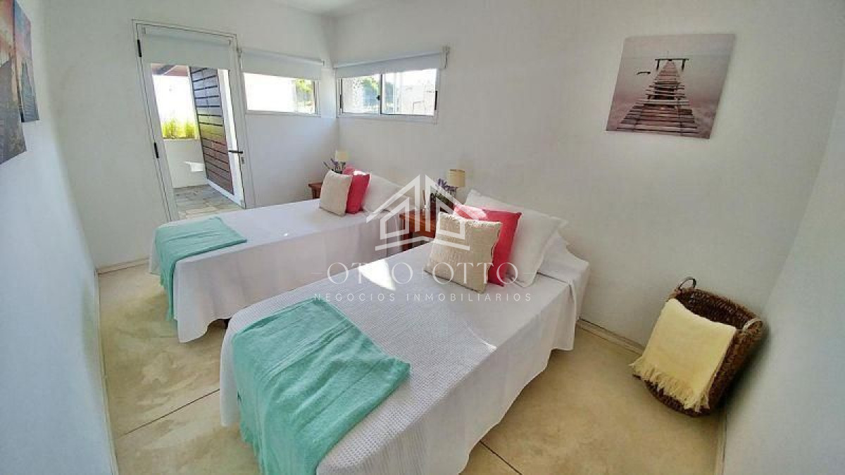 Casa ID.186 - Hermosa casa en venta Punta Piedras  6 dormitorios!